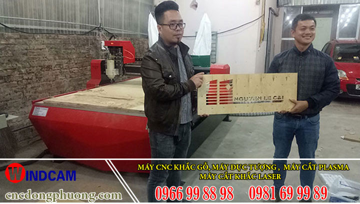 Rất nhiều các khách hàng đã lựa chọn đầu tư máy đục gỗ cnc Đông Phương 4